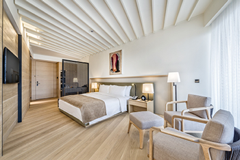 © Canyon Ranch Wellness Resort