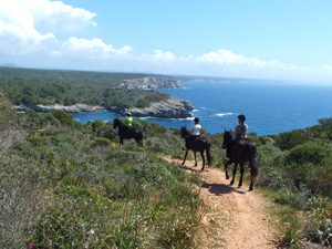© Rutas ecuestres camí cavalls 