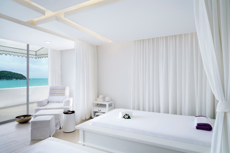 © The Nai Harn Phuket